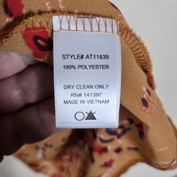 Astr Floral Tie-Neck Camisole in Mustard and Red Size S V- Neck - Picture 4 of 4